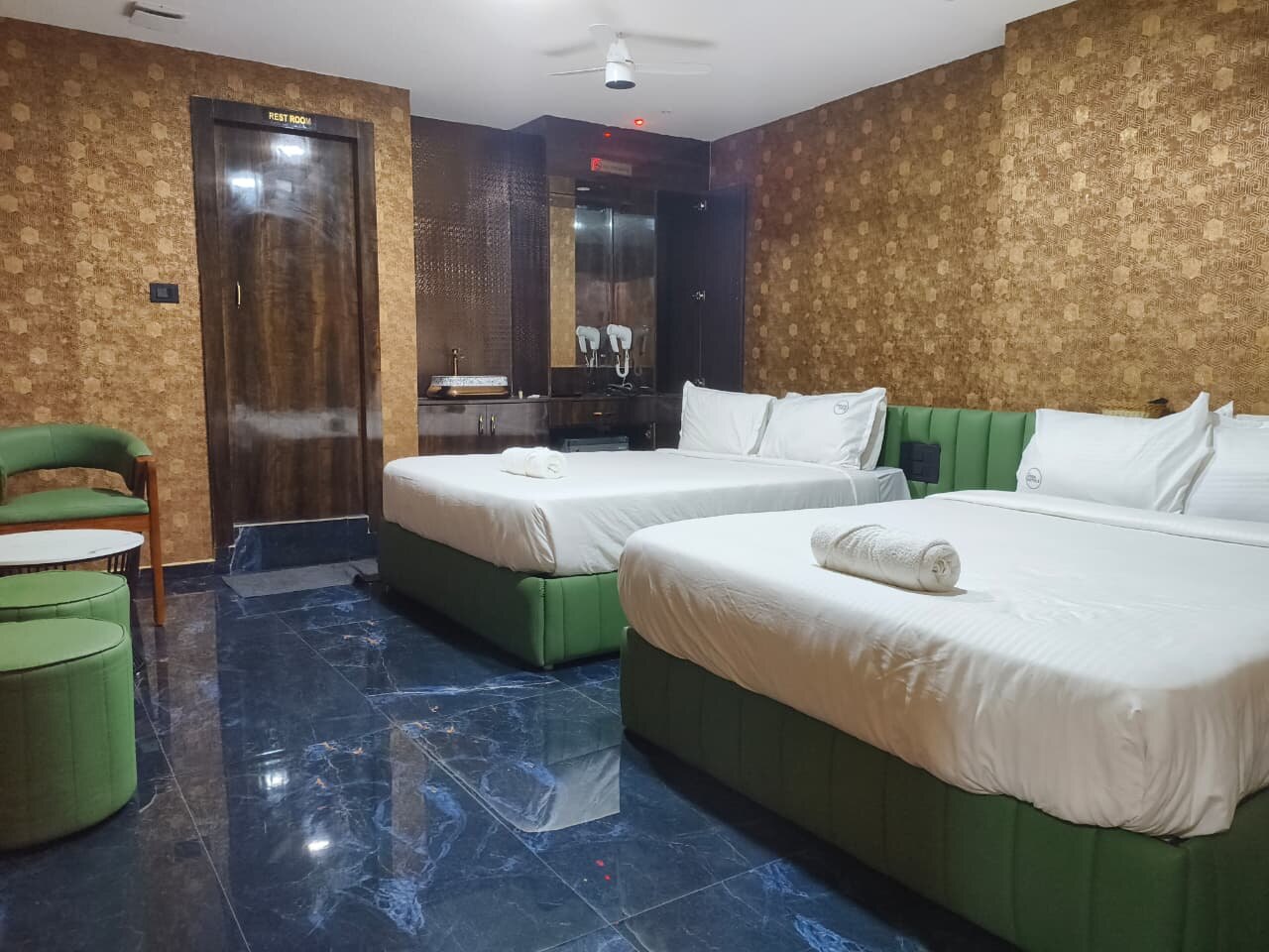 Family Twin Suite